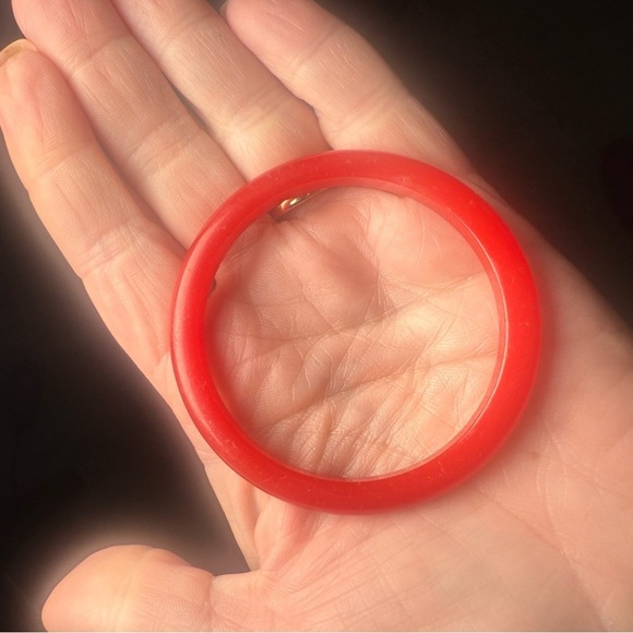 Bakelite vtg Red Bangle Bracelet Fashion Jewelry Accessory Statement Piece Child - Picture 2 of 6